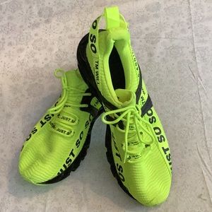 NWOT weight lifting shoes